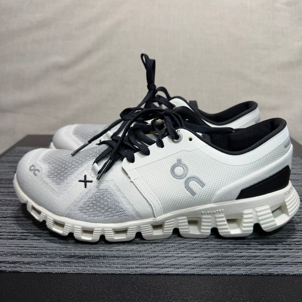 On Cloud X 3 Running Shoes - Womens 6.5 - White Black 60.98697